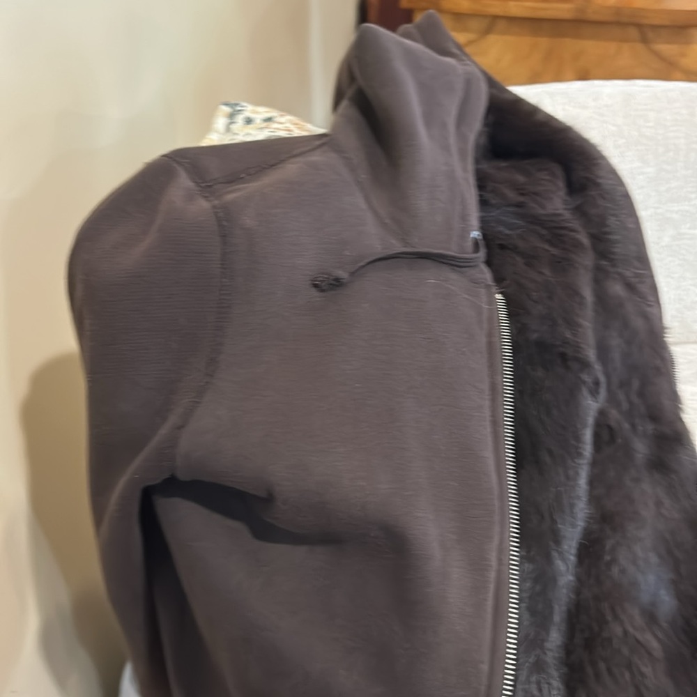 Juicy Couture Y2K Vintage Reversible Fur Hoodie - Picture 5 of 5